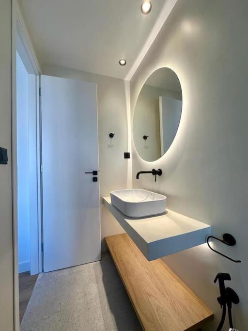 Bluemotion - Cruisehub 3B Apartment พีเรียส ภายนอก รูปภาพ